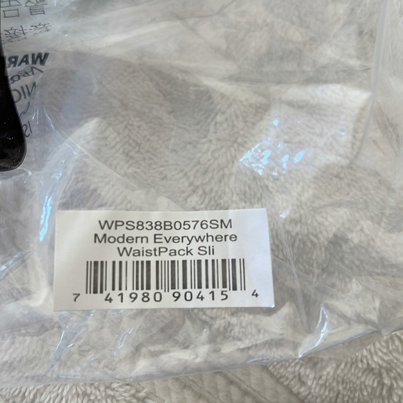 Baggallini Modern Waist Pack Sling - Picture 9 of 10